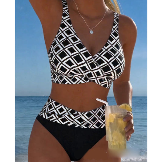🌊👙 Bikini de Dos Piezas con Estampado Geométrico – Estilo y Confianza en la Playa ☀️