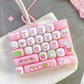 Lindo teclado botón llavero Fidget juguete